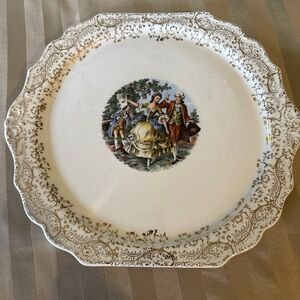 Source Unknown Elegant Cream Plate with Gold Accents